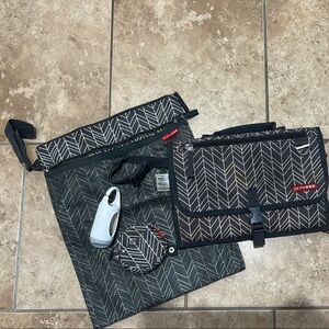 Skip Hop Black and Gray Diaper Bag Set